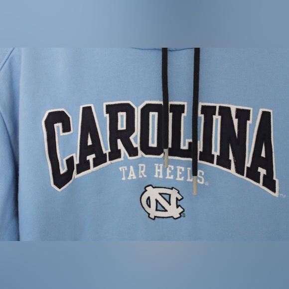 CHAMPION Men's University of North Carolina Embroidered Logo Hoodie - Picture 3 of 4